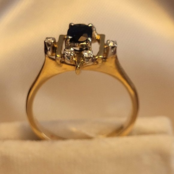 14K Gold Ring with gemstones (small diamonds and saphire) - Picture 13 of 14